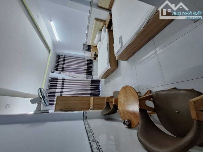 KHÁCH SẠN KHU TÊN LỬA - NGANG LỚN 8M - 5 TẦNG - 2 THANG MÁY - THU NHẬP ỔN ĐỊNH - NGAY ĐƯỜN - 2