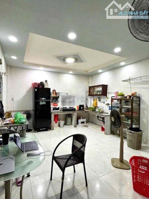 Bán nhà quận 8, Dương Bá Trạc, 3 tầng, HXH, 4,2x12m , Nhỉnh 8 tỷ - 2