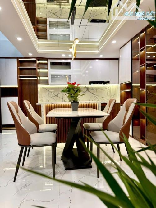 TRƯỜNG CHINH - NGÕ VIP - 6 TẦNG THANG MÁY - FULL NỘI THẤT, 45M2, MT 7.3M CHỈ HƠN 11 TỶ - 2