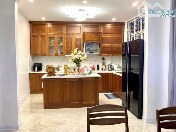Độc quyền giá tốt! Mặt ngõ Thái Thịnh, VF3 đỗ cửa, mới đẹp, full nội thất, 99m*5T - 2