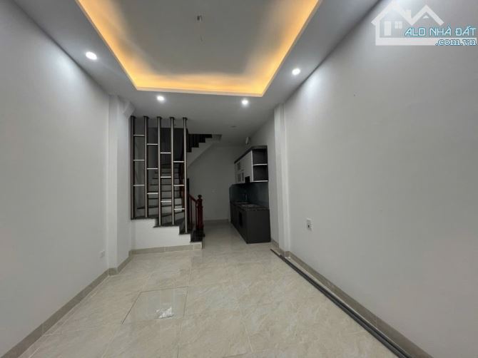 NHÀ MỚI KIM CHUNG -  LÔ GÓC - Ô TÔ - NGÕ THÔNG - KD NHỎ - VÀI BƯỚC RA CHỢ - GẦN KĐT HINODE - 2
