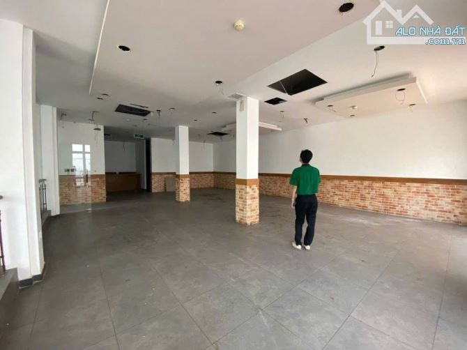 VIP- GÓC 2 MẶT TIỀN NGUYỄN TRUNG TRỰC VÀ LƯU VĂN LANG- 15M X 20M- 5 TẦNG- QUẬN 1 - 2