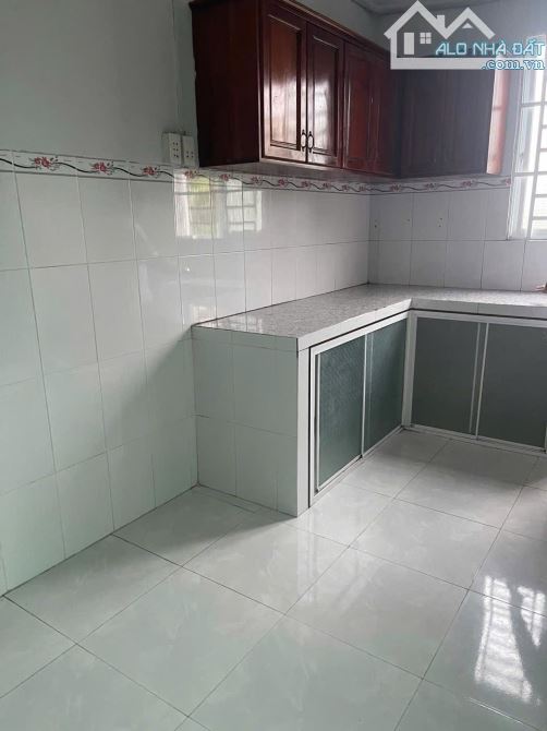 Cơ hội cho ai nhanh tay! Cần bán gấp căn nhà cấp 4 đang cho Ngay Nguyễn Thị Sáu Thới Tam T - 2