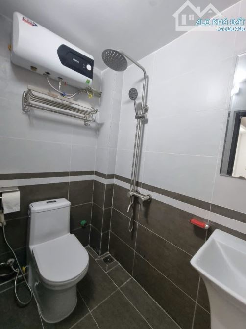 GẤP-Bán nhà Trần Cung, lô góc thoáng sáng, ba gác tránh, gần phố, tiện tích, 38m2, 5 tầng - 2