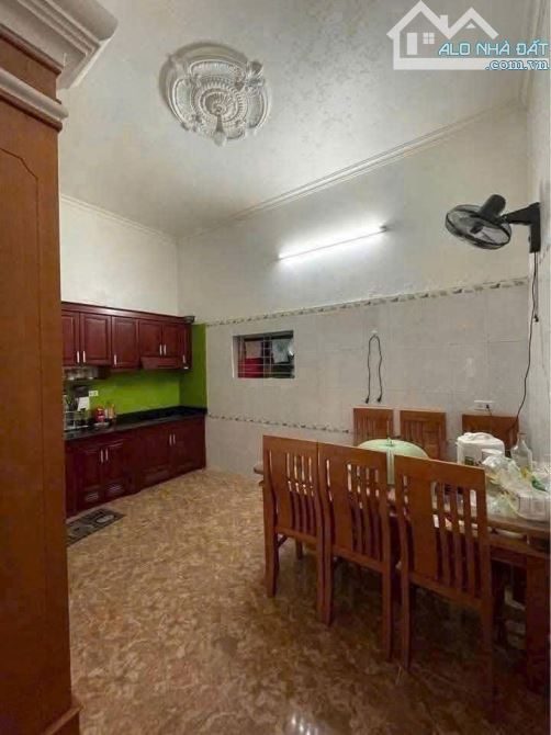 Bán nhà 3 tầng dân xây chắc chắn cách 15m ra mặt phố nguyễn chí thanh hải dương - 2