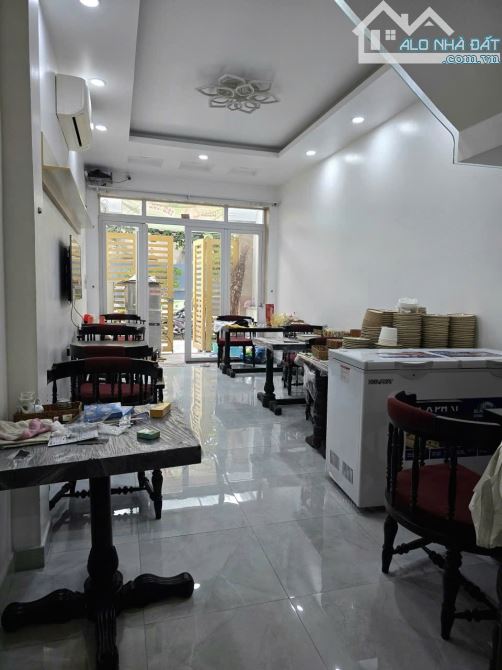Bán nhà Phú Nhuận • 4 tầng - hẻm 8m - kinh doanh - 2