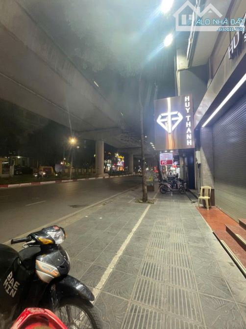 BÁN NHÀ MẶT PHỐ CẦU GIẤY 38 TỶ 60m² 5 TẦNG 2 MẶT TIỀN VỊ TRÍ VÀNG THUẬN TIỆN - 2