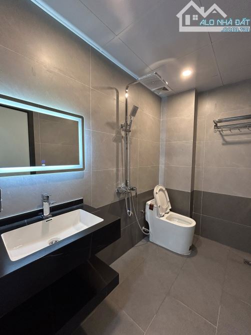 Bán nhà Trần Cung, 10m ô tô, sát phố, nội thất xịn sò, 40m2, 9 tỷ. - 2