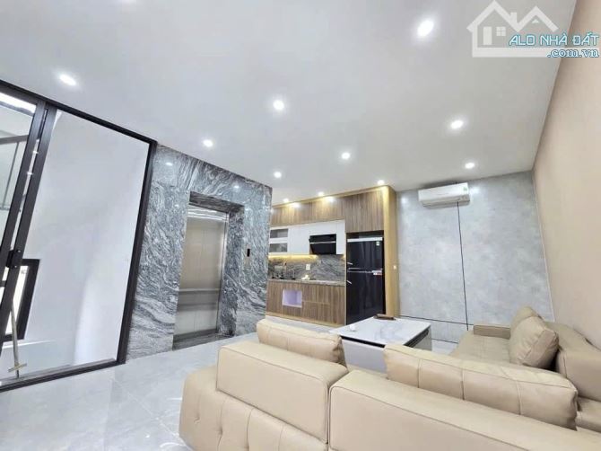 Vợ chồng anh Chinh  cần bán nhà 5t,54m tại Đa Sỹ,HĐ,t/máy,ô tô gần chỉ 8t - 2