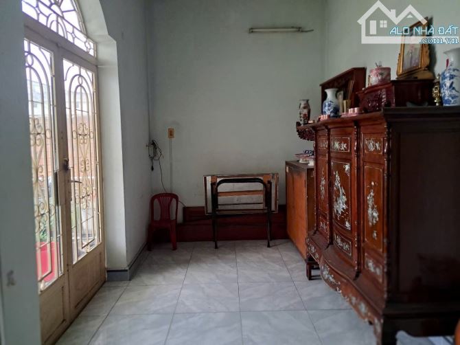 GẤP BÁN, NHÀ MẶT TIỀN CHỢ XÓM NGHÈO, NHÀ PHỐ DĨ AN, ĐANG CHO THUÊ DÒNG TIỀN HƠN 20 TR/TH - 2