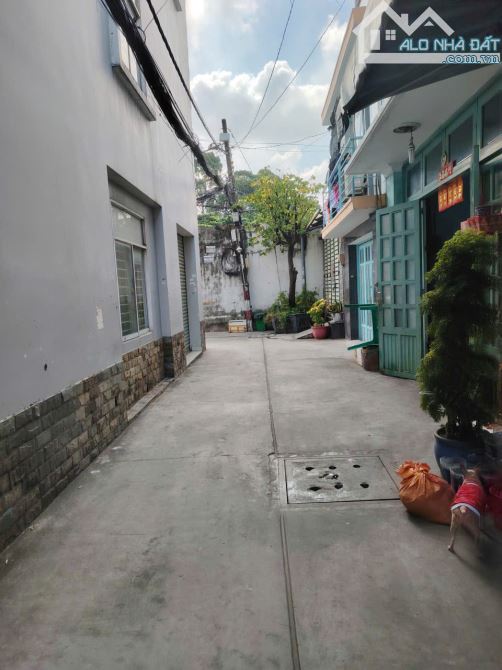 Hàng nóng Tân Phú, đường Trần Quang Cơ, hẻm xe hơi, nhà đẹp như hình vào ở ngay - 2
