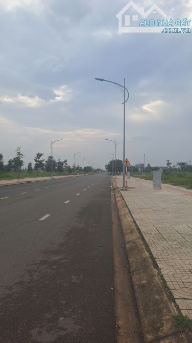 GIÁ RẺ - ĐẤT TÁI ĐỊNH CƯ SÂN BAY LONG THÀNH - sổ sẵn - vị trí đẹp. - 2
