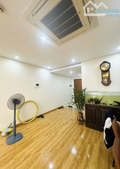 Biệt thự trên cao, căn góc 122m2 , 3PN 2VS, giá chỉ 12.4 tỷ. Tòa Thống Nhất Complex TX. - 2