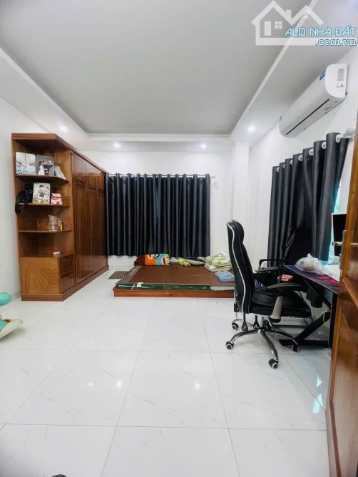 GẦN Ô TÔ, NHÀ ĐẸP VÕ CHÍ CÔNG, ĐI BỘ RA HỒ, 40M2, 5 TẦNG DÂN XÂY HƠN 6 ĐỒNG, SỔ ĐỎ CC - 2