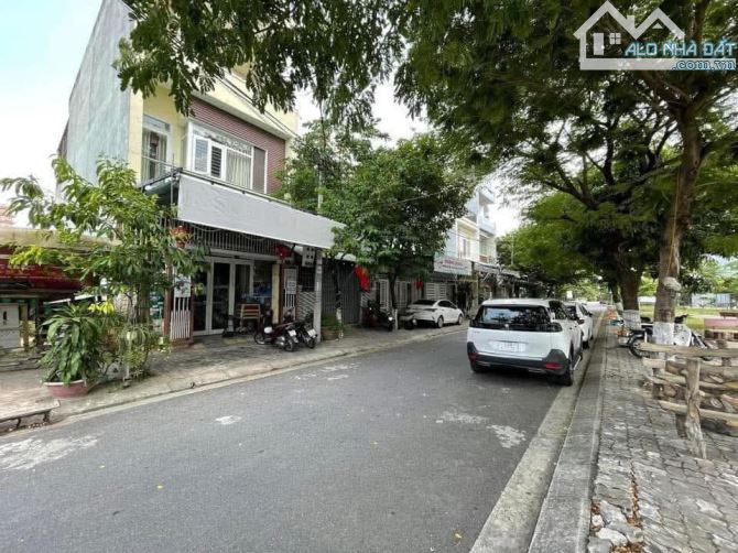 Đất mặt tiền Đường 5m5 Bàu Năng 12. Cạnh Hoàng Thị Loan. Cách Biển 500m. S= 90m2 4.55 tỷ - 2