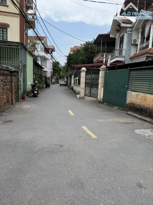 Bán Đất 50 m2 - Đặng Xá - Gia Lâm - 2