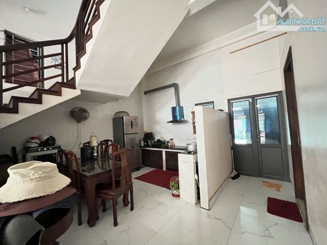 BÁN NHÀ 3 TẦNG - 2 MẶT ĐƯỜNG - VỈA HÈ KINH DOANH - Ô TÔ TRÁNH - KIM LŨ (ĐA PHÚC) - 2