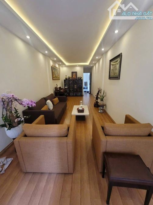 BÁN NHÀ PHÂN LÔ ÔNG ÍCH KHIÊM BA ĐÌNH - 45M 7T MT 3.1M - OTO ĐỖ CỬA THANG MÁY 20M RA PHỐ - 2