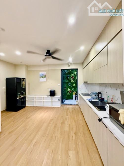 Bán nhà Nguyễn Văn Cừ 4 tầng 55m dân xây, oto, full nội thất hơn 11 tỷ - 2