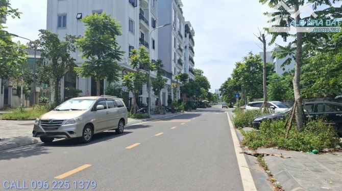 Đất hiếm, 2 mặt ngõ, gần hồ ao lão, ngọc thụy. 100m2, giá 19.x tỷ - 2