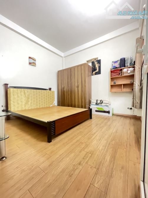 Bán nhà Khương Trung-Thanh Xuân, 42m2 x 3T +1 tum, đẹp thoáng, full nội thất. Giá 4,6 tỷ - 2