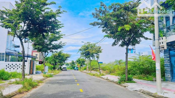 BÁN LÔ NAM HOÀ XUÂN, HÓI KIỂNG 22, GẦN ĐƯỜNG QUẢNG NAM 110m2 ĐƯỜNG 7m5 - 2