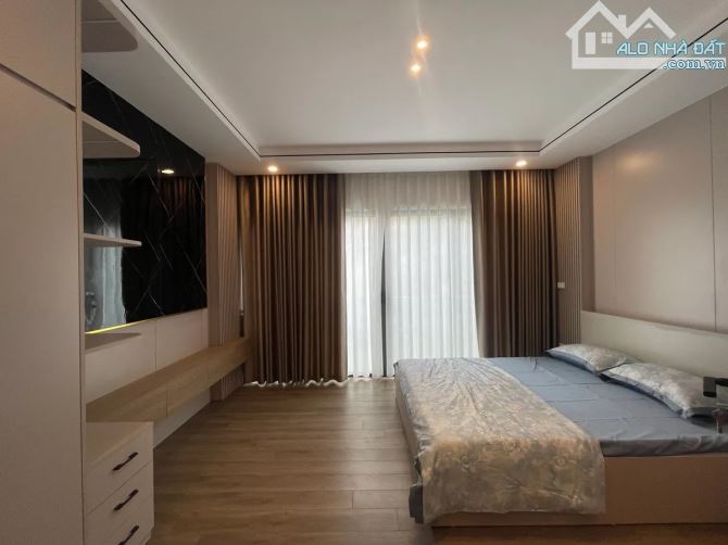 Bán Nhà Ngô Gia Tự 31m2 6T, Mt 4.5m, Ô Tô Đỗ Cạnh Nhà, Hàng Xóm BigC Long Biên 6.x Tỷ - 2