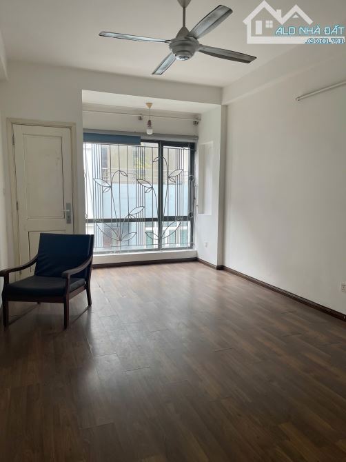 Cho thuê nhà ở Đồng Me Mễ Trì 55m2, 5 tầng, oto đỗ tránh, full điều hòa. - 2