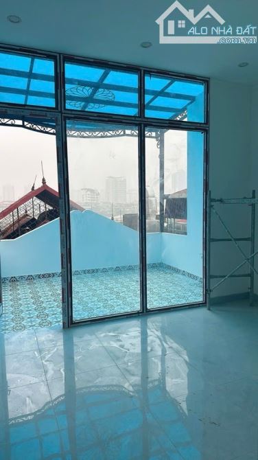 BÁN GẤP PHÂN LÔ CẦU GIẤY - OTO, THANG MÁY, 3 BƯỚC RA PHỐ - 45m2, NHỈNH 17 TỶ - 2