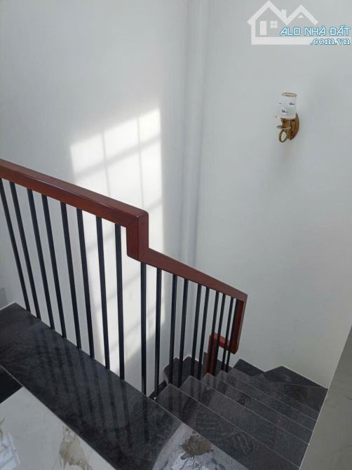 BÁN NHÀ BÁT KHỐI - LONG BIÊN - 32M2 - 10,8 TỶ - Ô TÔ TRÁNH - 2