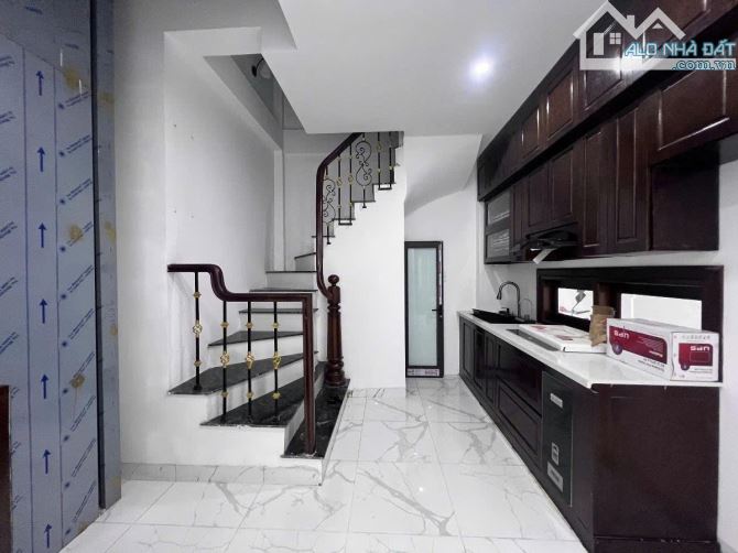 BÁN NHÀ LÒ ĐÚC - 30M2 - 10,8 TỶ - 2