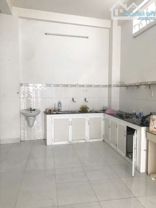 Nhà góc 3 tầng hẻm cụt đường Văn Thân P8Q6. Giá: 4 tỷ 80 triệu - 2