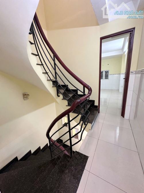 Nhà mới 3 tầng hẻm thông đường Tuy Lý Vương P12Q8. 4.8 tỷ - 2