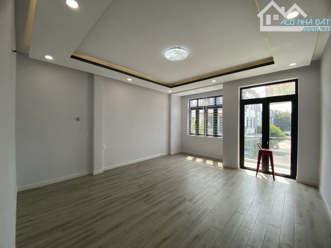 Nhà Mặt Tiền 20m, DT 5x14, Sổ Hoàn Công – 3 Tầng, 4PN – Trung Tâm Dĩ An – Chỉ 4.2 Tỷ - 2