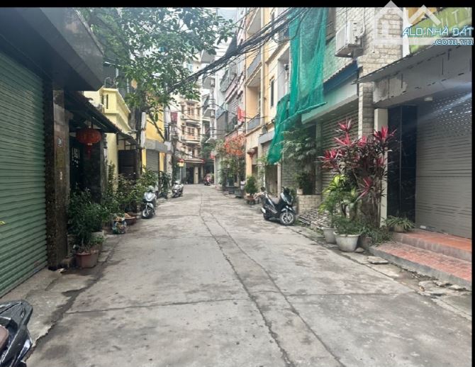 11.99 tỷ / 91/100 M2 mặt tiền 4.3 M Bồ Đề.Ô tô Chánh - 2