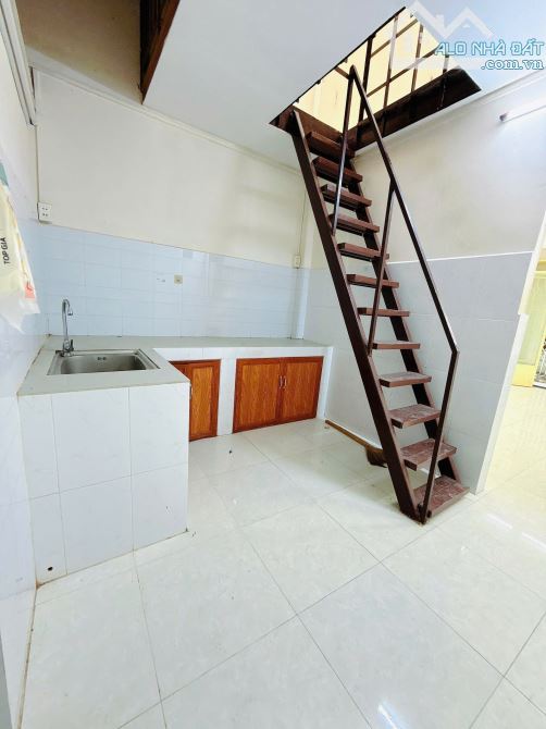 Nhà 2 tầng nở hậu hẻm thẳng Dương Bá Trạc P2Q8. Giá 4,18 tỷ TL - 2