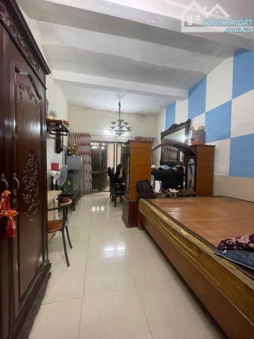 HIẾM LẮM, DƯƠNG VĂN BÉ LÔ GÓC NGÕ NÔNG 77M GIÁ HƠN 10 TỶ