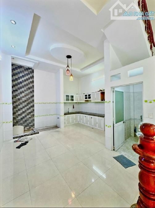 Bán nhà ( 5 X 12 ) nở hậu nhẹ, Lê Văn Quới hẻm xe hơi, 3 tầng đúc còn mới chỉ 5,8 tỷ. - 2