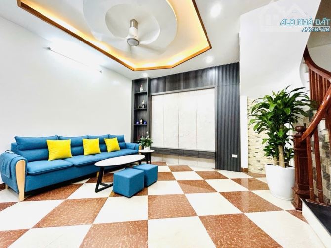BÁN NHÀ THẠCH BÀN – 30M² – 5,4 TỶ – FULL NỘI THẤT – Ở NGAY - 2