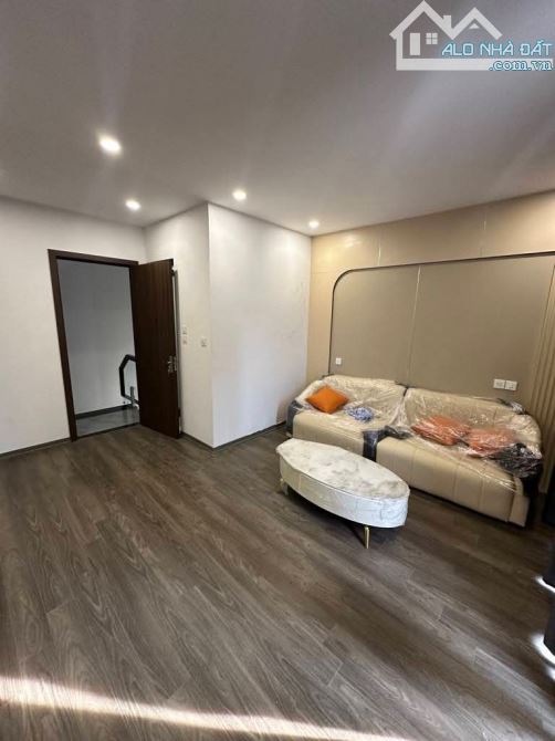 NHÀ MỚI KÍNH KOONG - MẶT TIỀN QUYỀN LỰC - THÔNG SỐ VÀNG - FULL NỘI THẤT VIP -  OTO - 2
