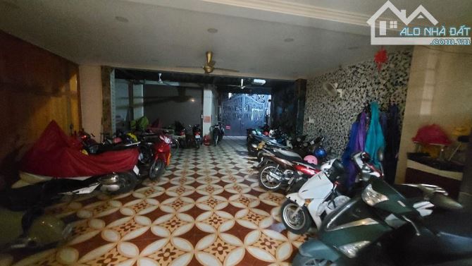 BÁN DIỆN TÍCH GẦN 500M2 FULL THỔ CƯ - DÒNG TIỀN 200 TRIỆU/THÁNG - XE HƠI TRÁNH NHAU - 2