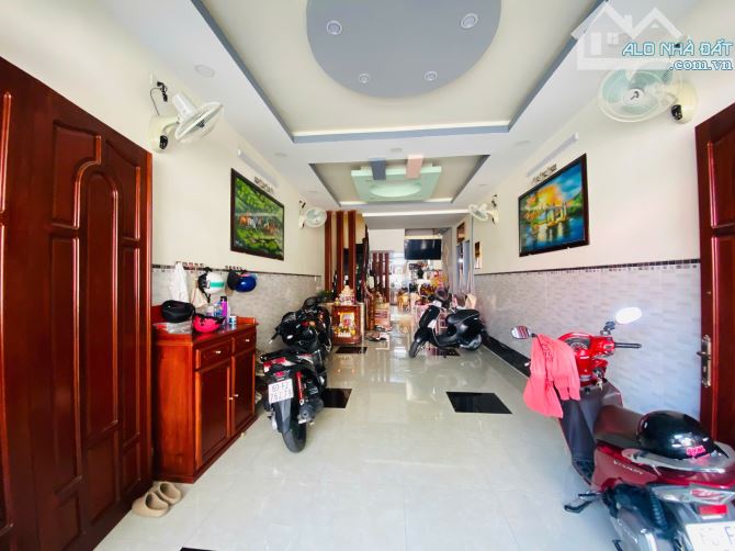 Bán nhà 1 trệt 3 lầu đường D9 khu dân cư D2D giá cực tốt chỉ 9,5 tỷ - 3