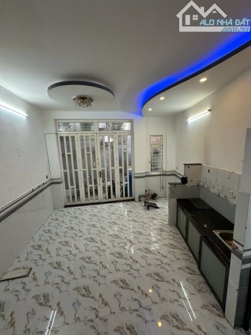 NHÀ ĐẸP 2 TẦNG SÁT QUẬN 6, 36M2, NGANG 5M, 2PN, SHR, CHỈ 3,6T - 3