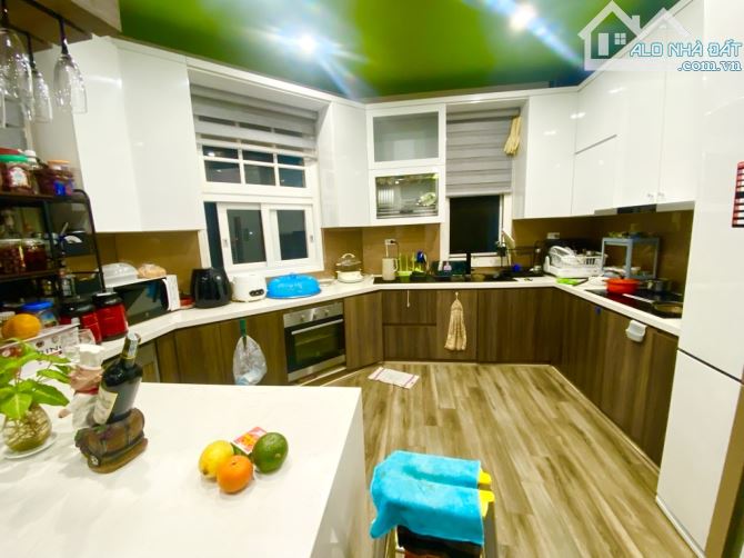 BIỆT THỰ PHỐ NGỌC THUỴ DT430M 3T CHỈ NHỈNH 60TỶ Ô TÔ TRÁNH CẠNH HỒ CẠNH VƯỜN HOA HỒNG TIẾN - 3