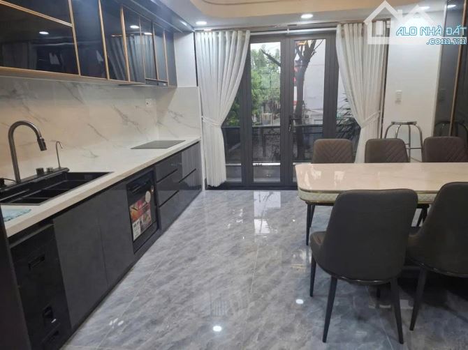 NHÀ ĐẸP KHU VIP PHAN HUY ÍCH- GÒ VẤP THANG MÁY –XE NGỦ NHÀ – DTSD: 409m² - 14.3TỶ TL - 3