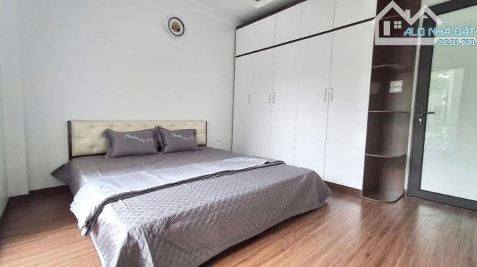 THANH LÂN-NAM DƯ NHÀ MỚI ĐẸP GẦN PHỐ 44m2 * 5 TẦNG *6 NGỦ GIÁ 8,3 TỶ - 3