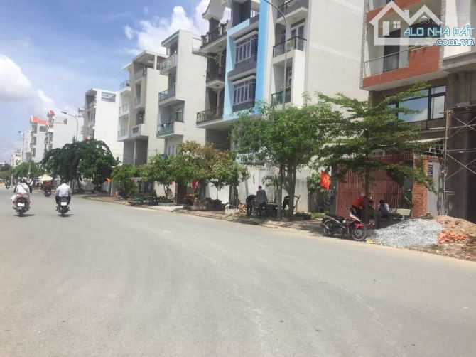 Ngộp năng bán xã lỗ 500tr nền đất nằm ngay bến xe miền đông mới, giá 2tỷ5, SHR - 3