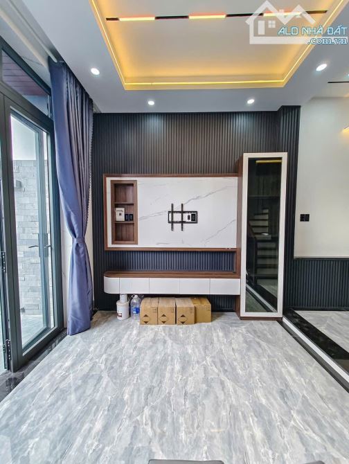 CHÍNH CHỦ BÁN NHÀ MT GẦN CÔNG AN XÃ LONG TRẠCH CẦN ĐƯỚC LONG AN, GIÁ 2 TỶ 6 - SHR - 90M2 - 3