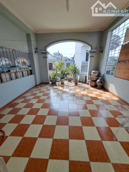 Cho thuê nhà ngõ 30 phố Nghĩa Đô. Diện tích 70m2 x 4 tầng đủ điều hòa, ngõ rộng để ô tô - 3