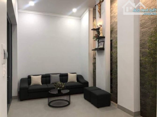 Nhà 2 tầng view đẹp mặt tiền đường Dã Tượng - 3